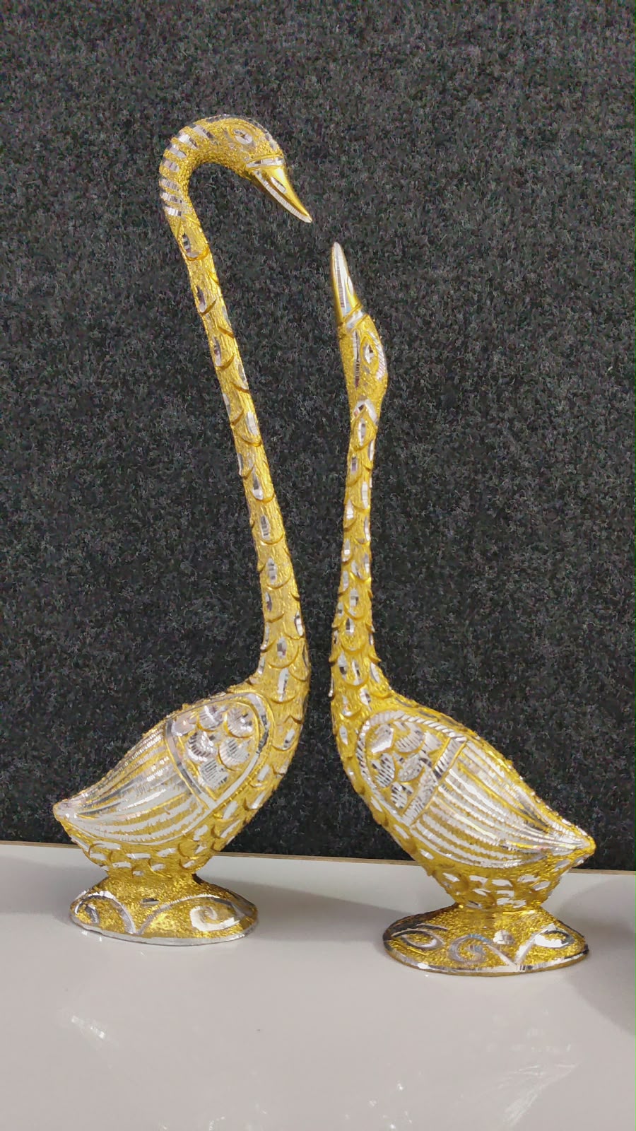 Metal Swan Pair