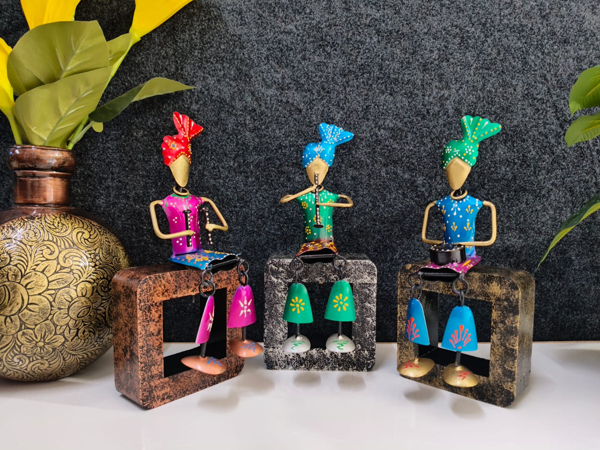Iron Sardar on Wooden Stand set of Three