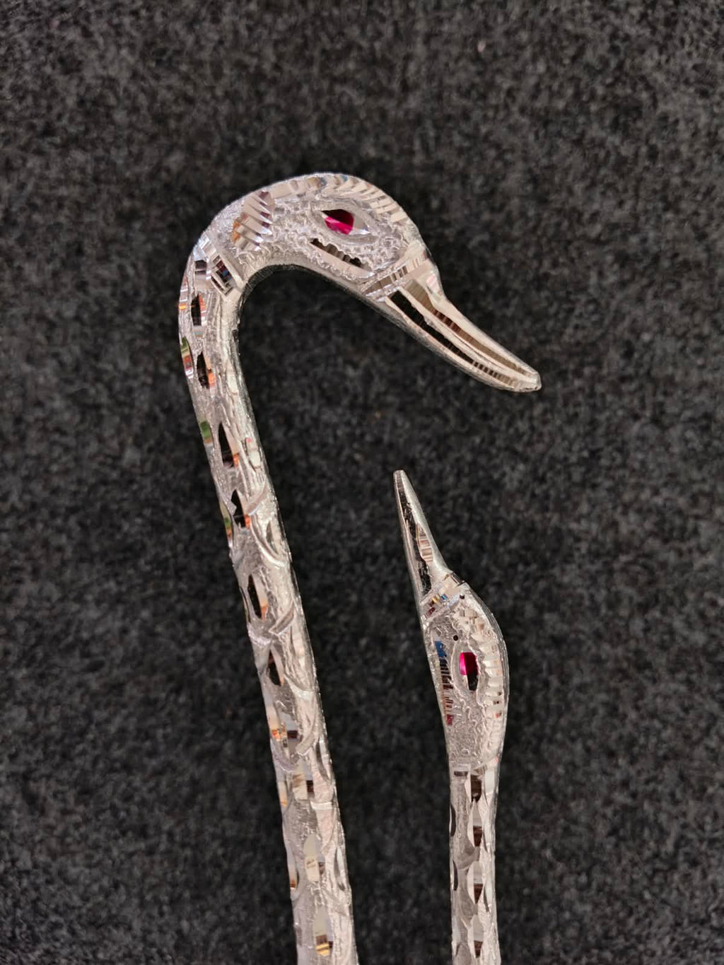 Metal Swan Pair